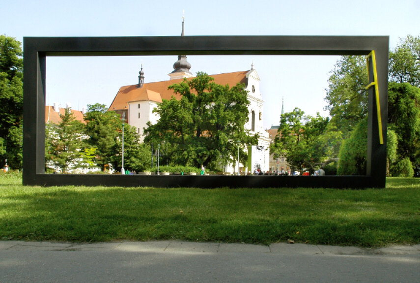 Peter Demek, Frame, 2007, iron, Moravské náměstí